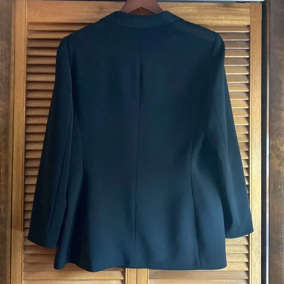 Le Suit Blazer - black fitted “Collections for Le Suit” ladies lined blazer. - Picture 2 of 2